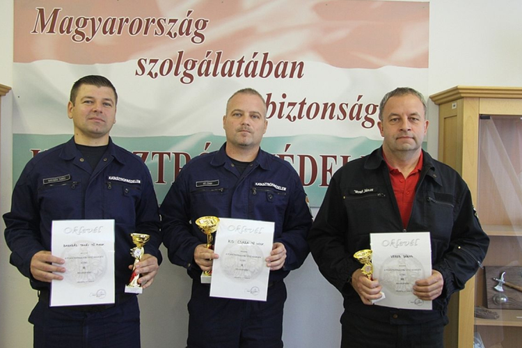 Tűzoltás-vezetők versenyeztek csütörtökön Székesfehérváron