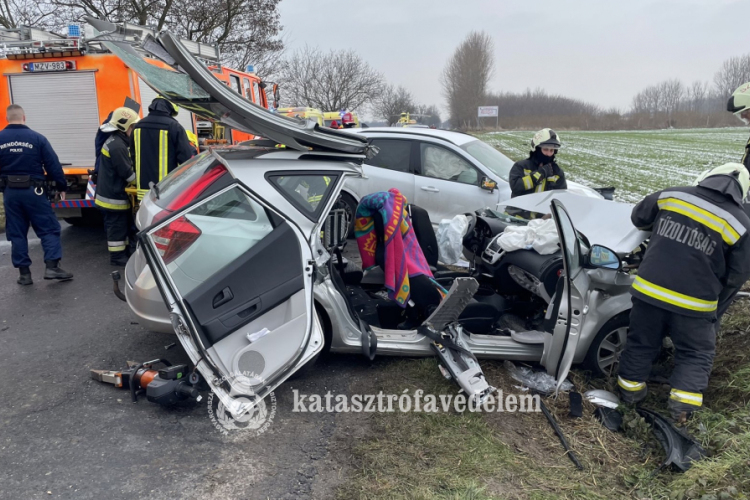Baleset Szabadbattyán és Sárszentmihály között