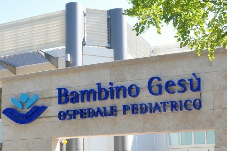 Sikkasztással vádolták meg a Vatikánban egy kórház vezetőit