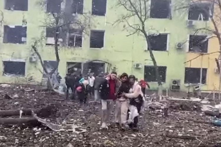Végignézi-e a világ, ahogy éhen hal több százezer ember Ukrajnában?