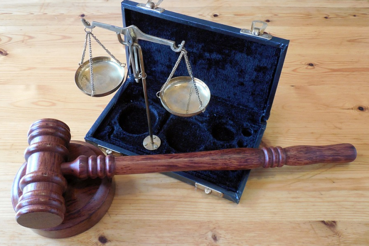 Kolumbiai drogért kapott milliárdok tisztára mosása miatt emeltek vádat Budapesten