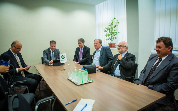 MFB pontot nyitottak Fehérváron – cél a kis és közepes vállalkozások segítése