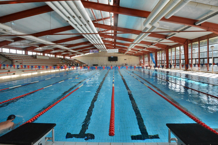 Reggel fél hattól este tízig nyitva az uszoda - kezdődik a strand felújítása