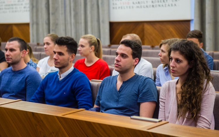 Fehérvár sportéletével ismerkedtek a sportközgazdász hallgatók a Városházán