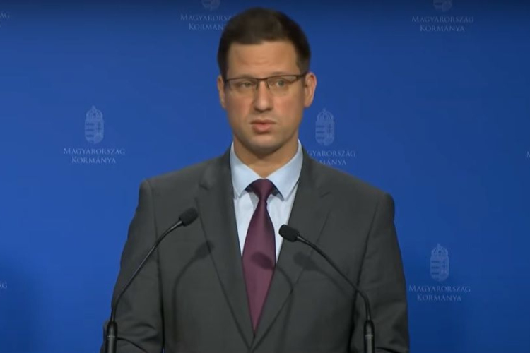 Kormányinfó: év végéig biztosan marad a rezsicsökkentés, új segítséget a kkv-szektornak