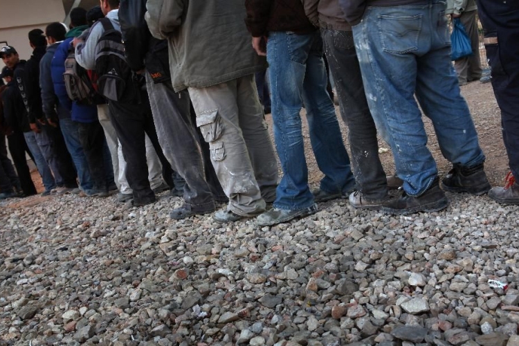 Nemzetközi jogász: az EU szintjén kell megoldani az illegális bevándorlók problémáját