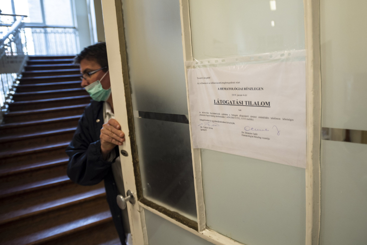 Látogatási tilalom bevezetését javasolja az operatív törzs a kórházaknak, idősotthonoknak