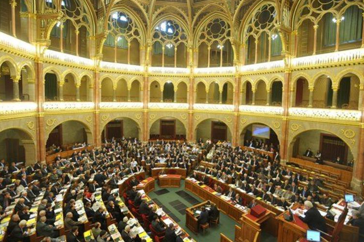 Három napon át ülésezik az Országgyűlés a héten