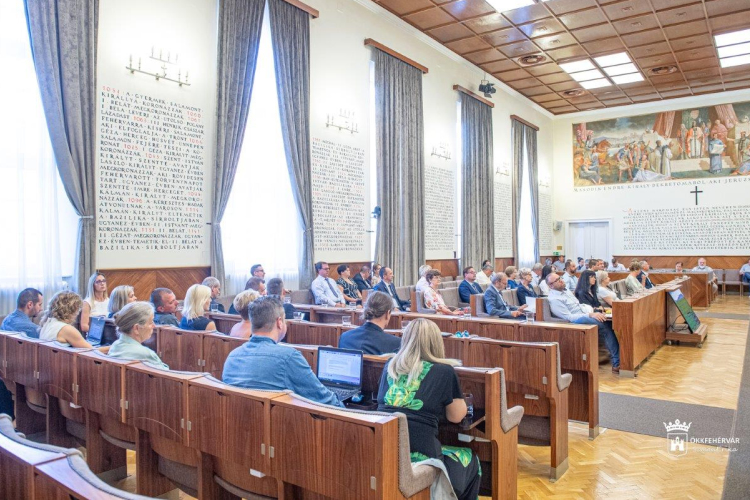 Fejlesztésekről és a város mindennapi életét meghatározó ügyekről is döntött a rendkívüli közgyűlés