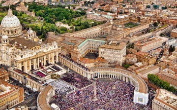 Új pápa - Megtelt a Vatikán