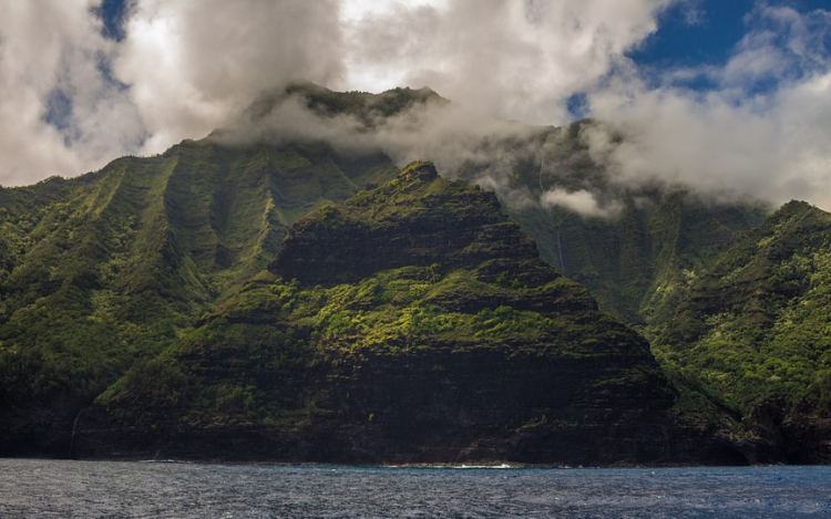 Lezuhant egy túrahelikopter Hawaii egyik szigetén