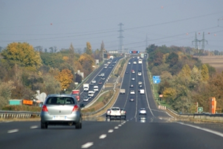 Vasárnaptól korlátozások lesznek az M1-es autópálya