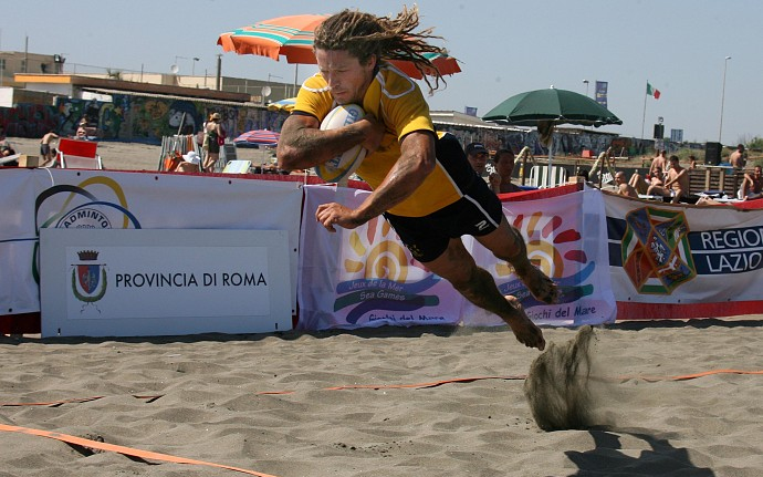 Hakával fűszerezett Beach-rögbivel zárul a július Agárdon (videó)