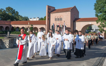 Veni Sanctéval indul a tanév szeptember 1-jén a Bazilikában